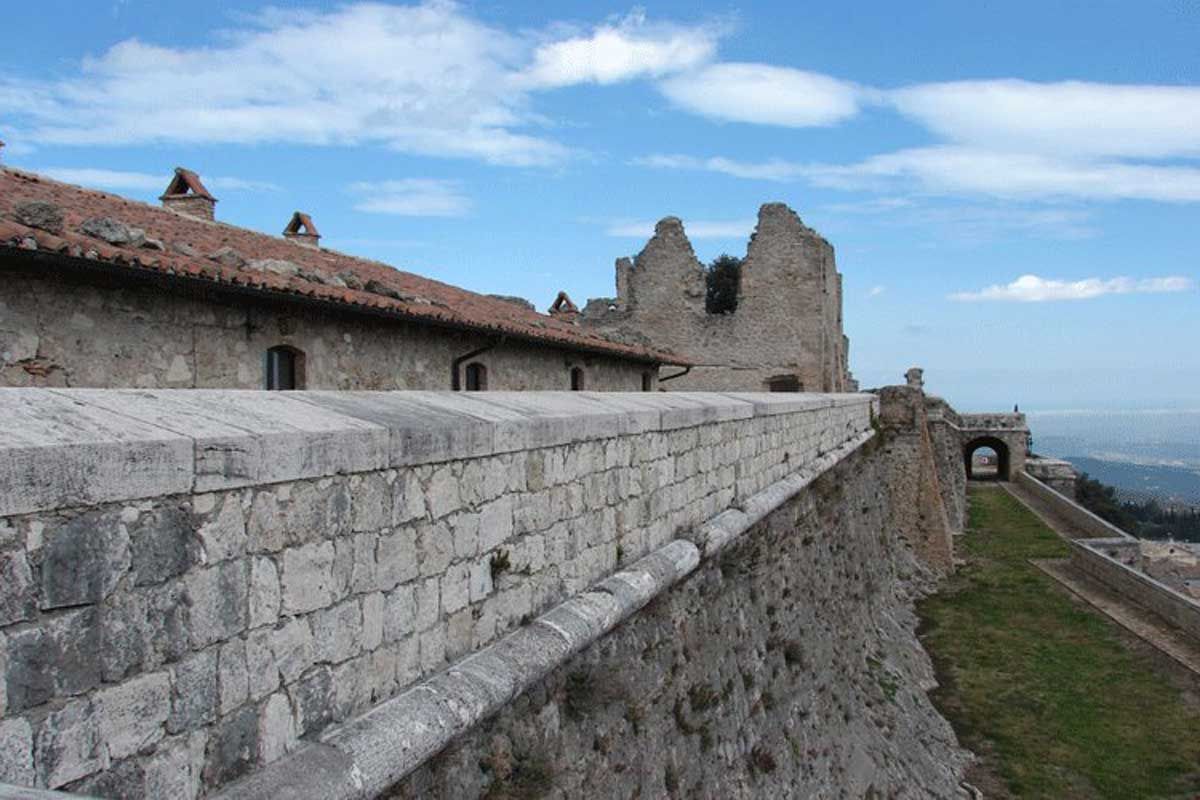 civitella-del-tronto-03-60b9b27676723d78c8d8798d561b7049