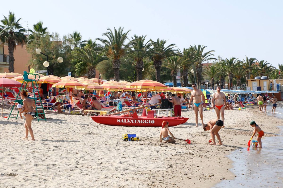 hotel-leuco-spiaggia-1818a49774a2e936c0111c4630326fde