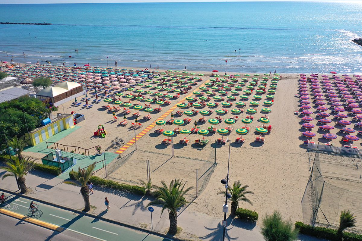 hotel-nevada-61872619b5664926813e95ac7eac4754