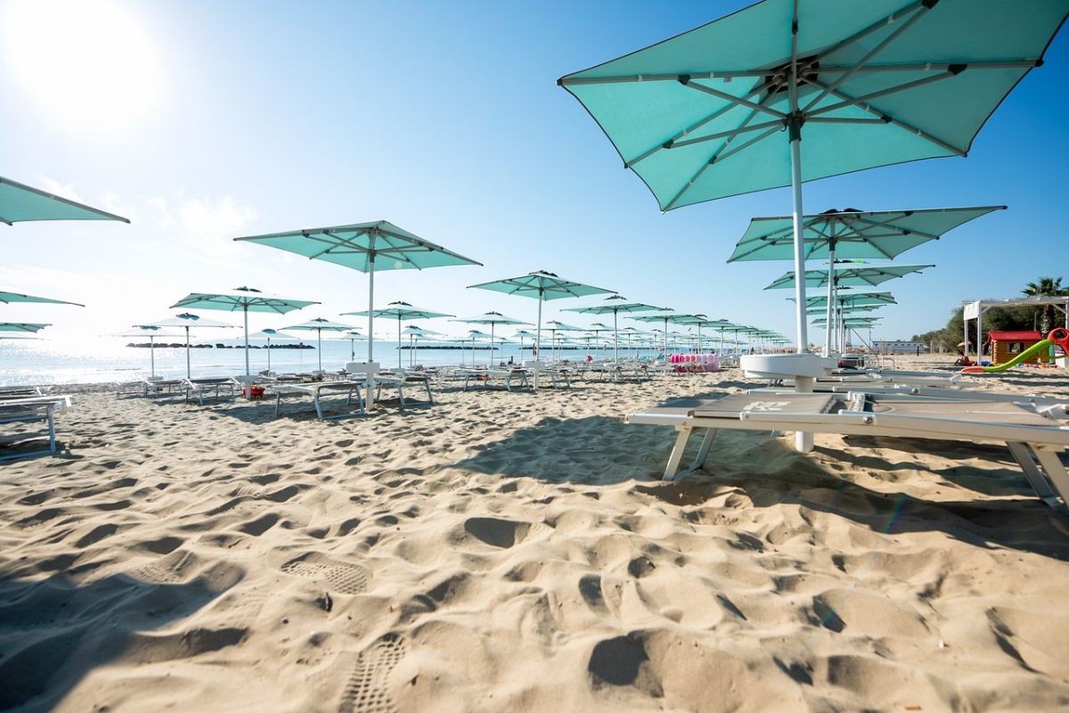 uma-beach-5259126abb5ab7dc006a29e68ca5dca4