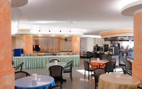 Hotel Maxim's